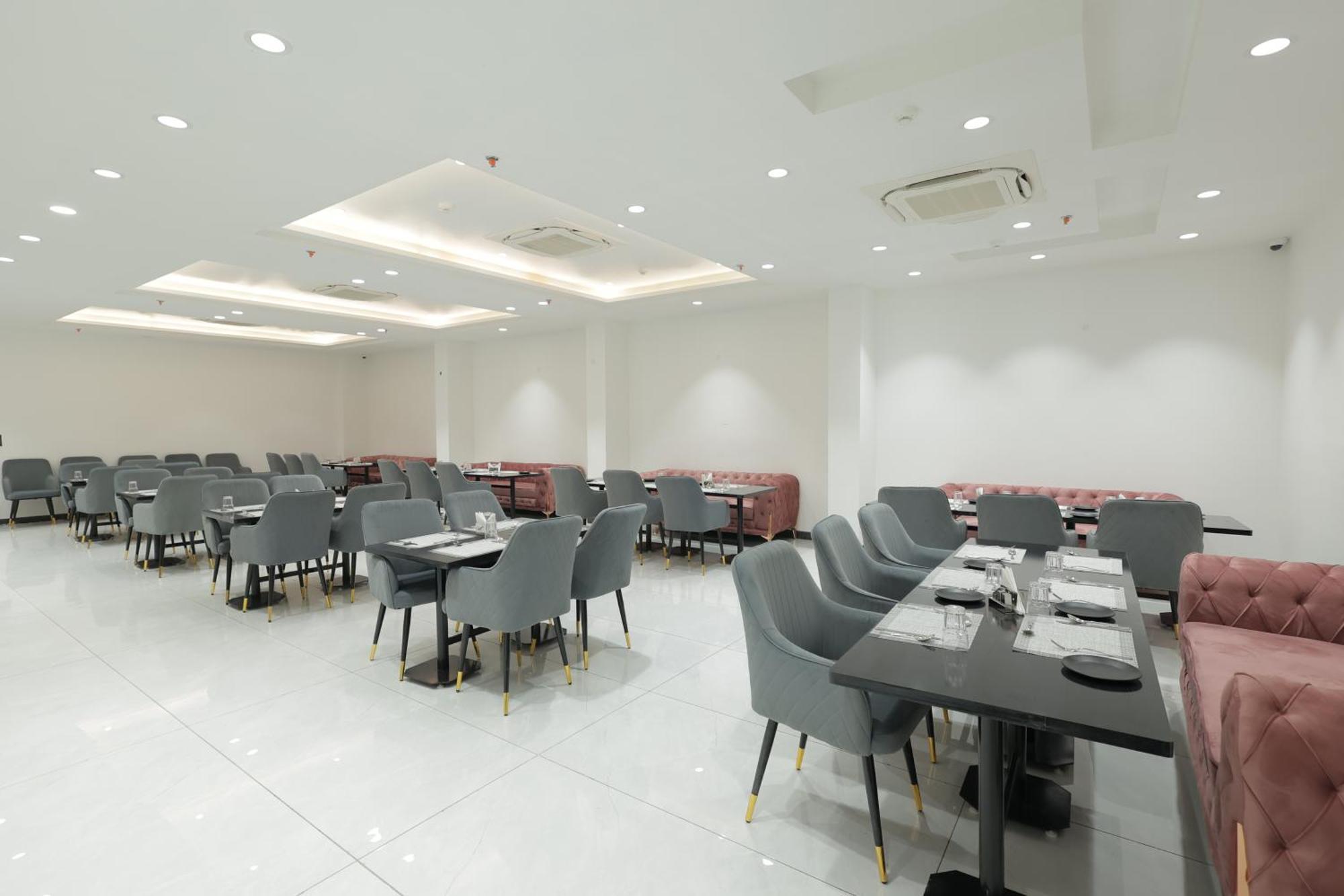 Snj Taj Grand Hotel Agra  Exterior photo